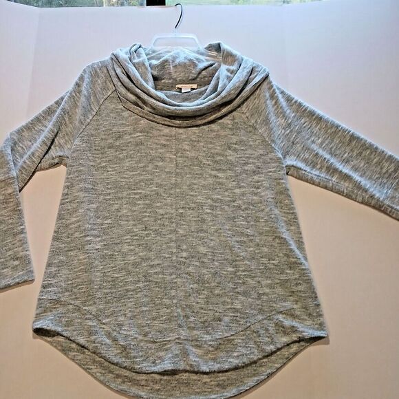 Westbound Large Turtle Neck Gray Shirt, Warm, Cozy, Soft, Minimalist. - Picture 8 of 10